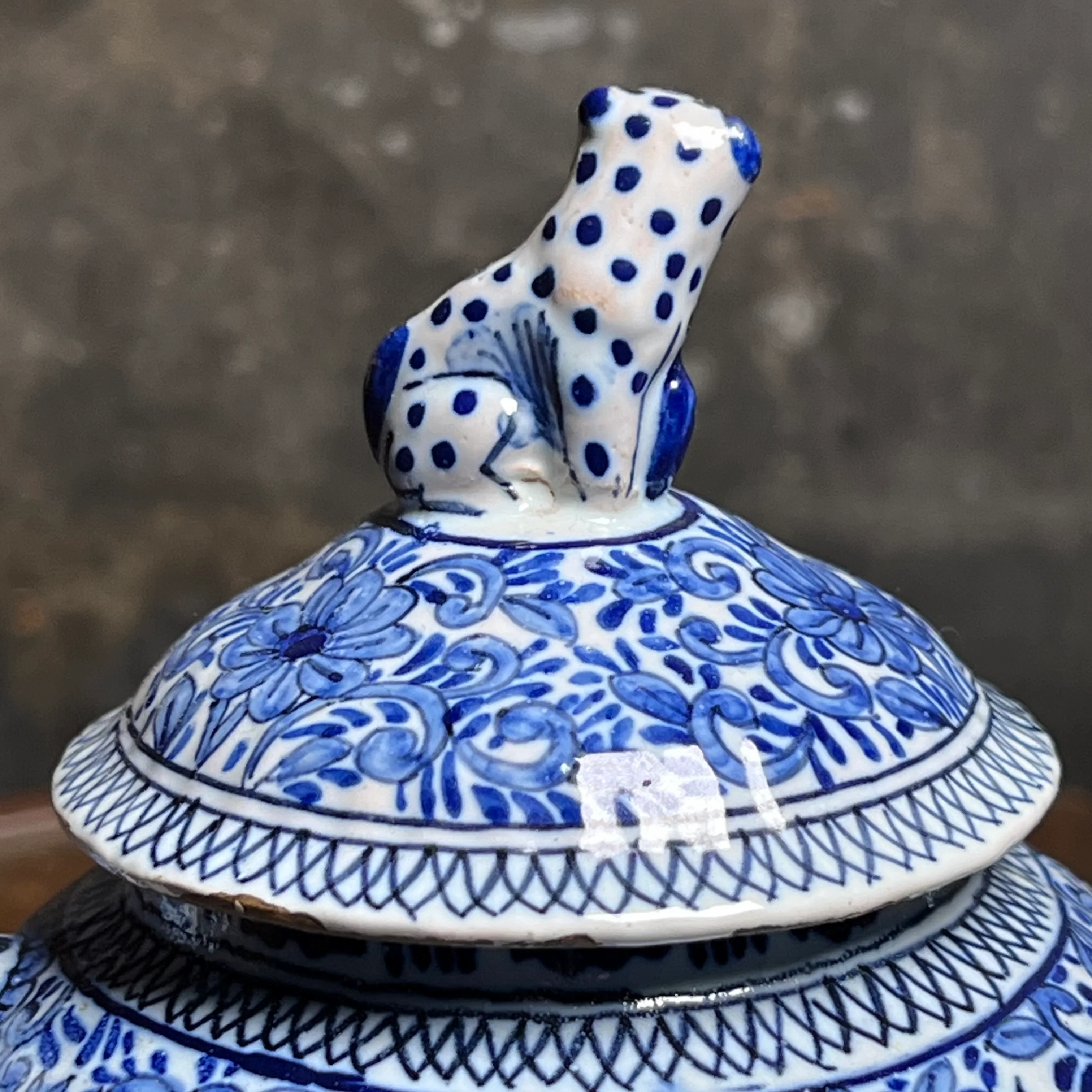 Early 18th-Century Delft Blue and White Teapot, Marked C B for Cornelis Brouwer, De Witte Ster, Delft, c.1725–1735 - Image 7