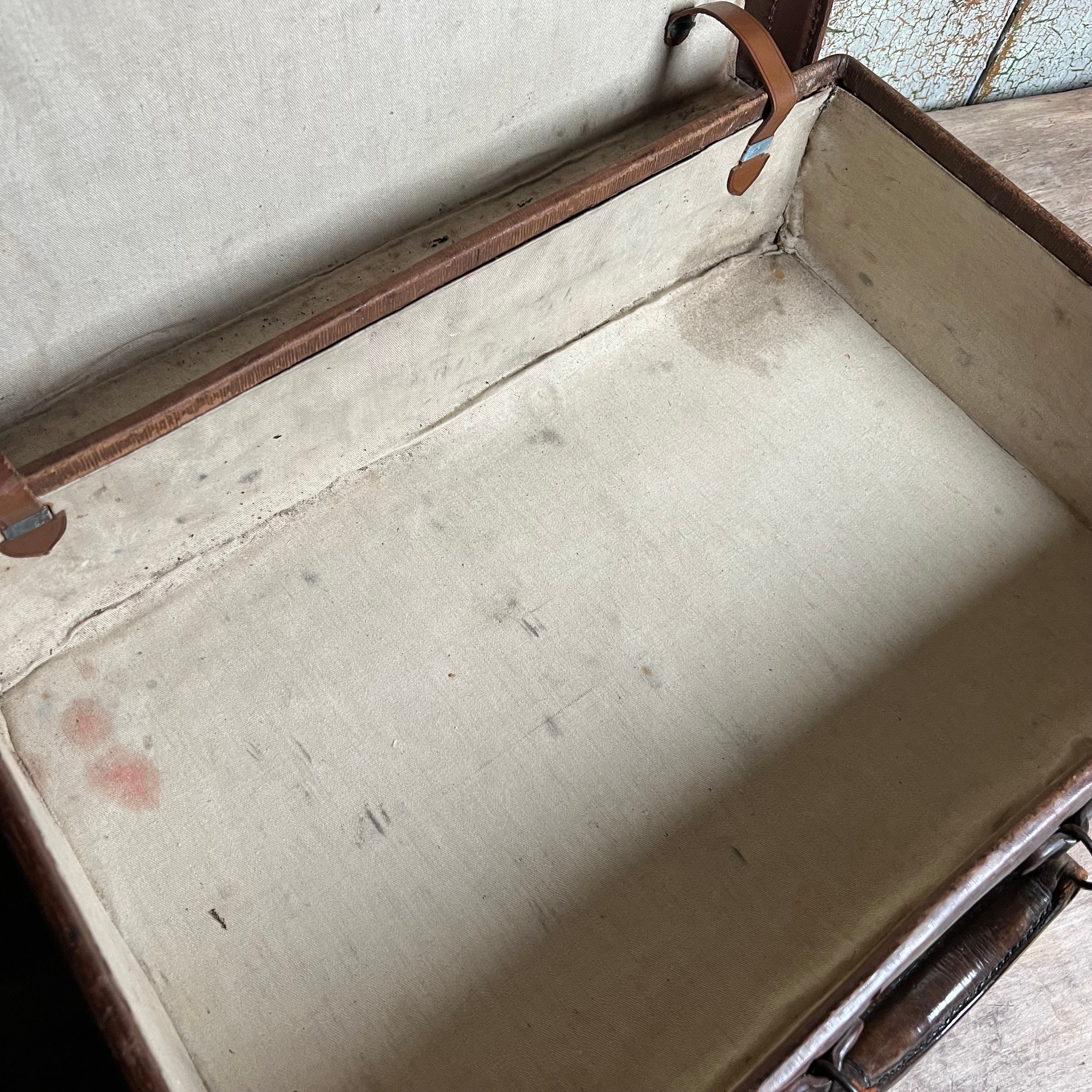 Edwardian Leather Suitcase or Travelling Case c.1910 - Image 8