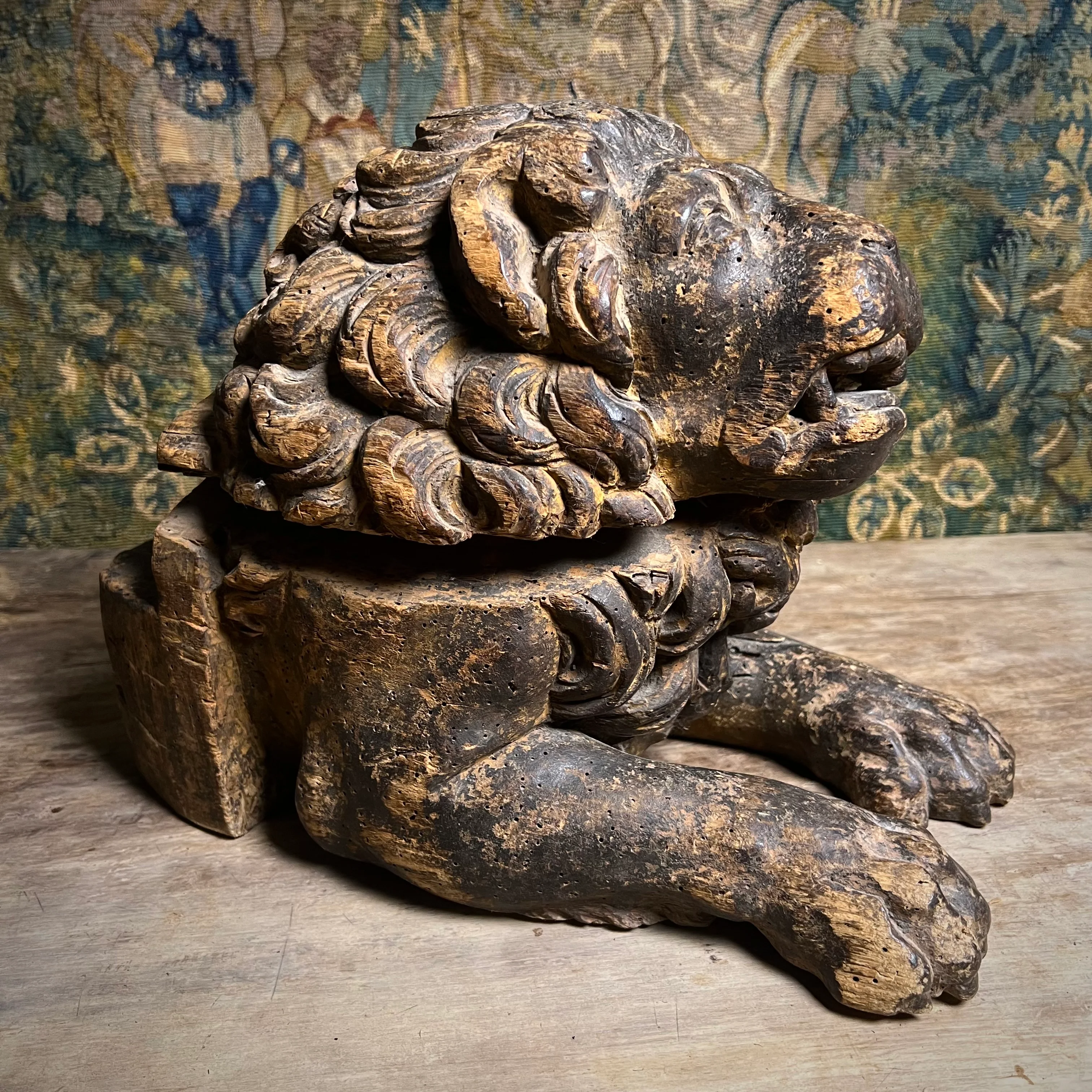Italian Baroque Carved Walnut Lion Furniture Bearers, 17th century (c. 1650–1700) - Image 16