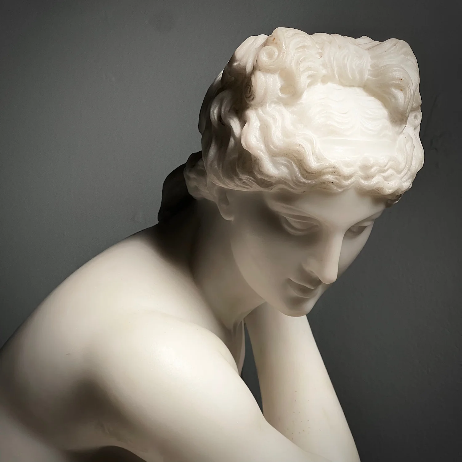 Italian Marble Statue of Crouching Venus 19th Century - Image 5