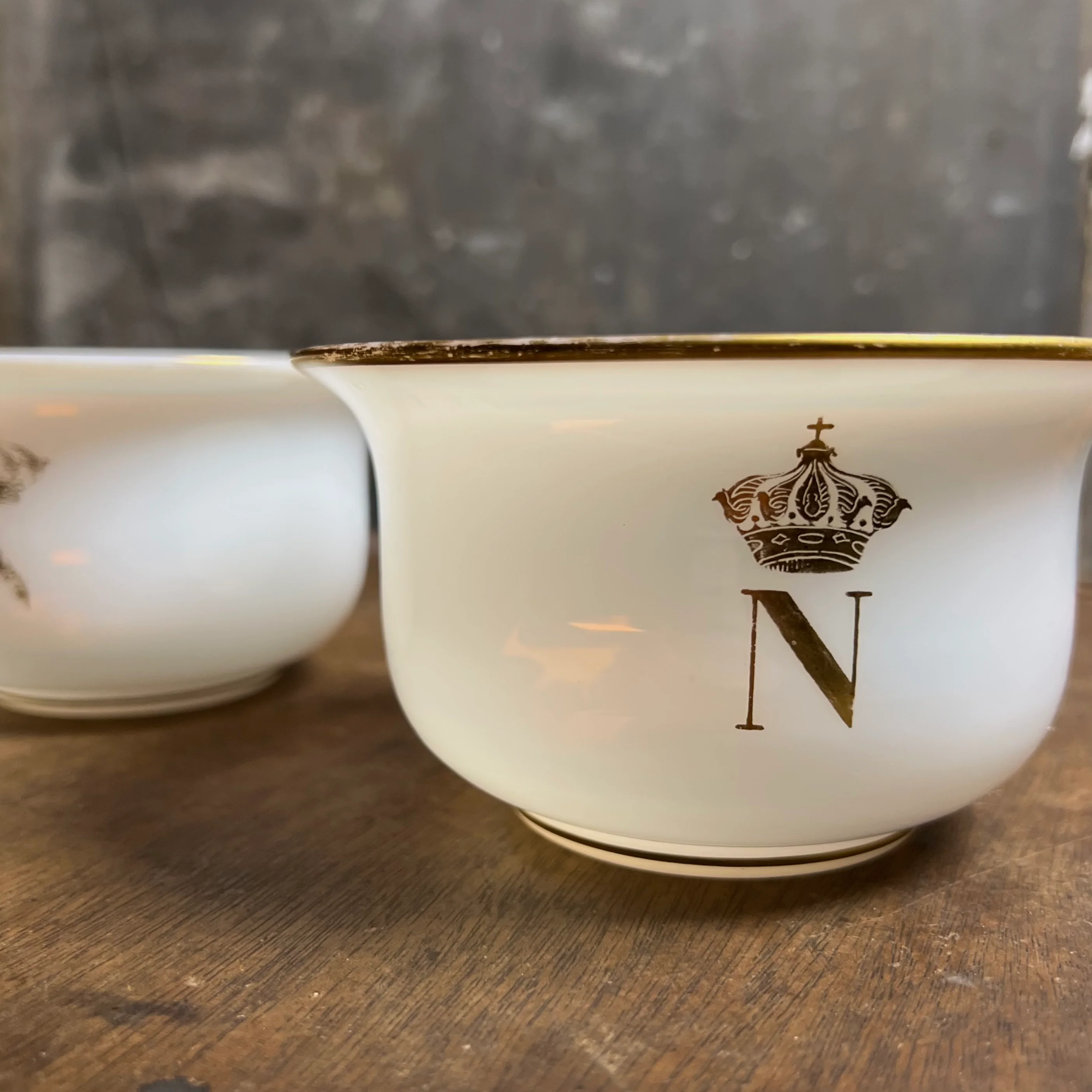 A Rare Pair of French Opaline Finger Bowls with the Imperial Cipher of Napoleon III, c.1855–1870 - Image 5