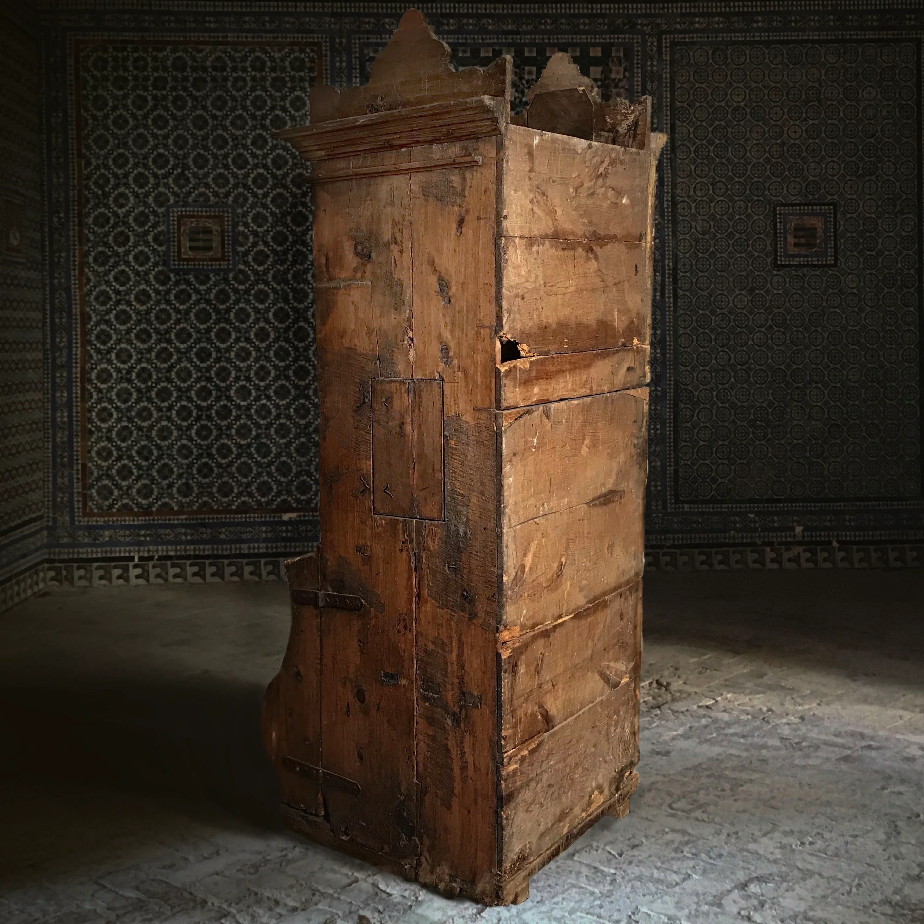 Northern Italian Provincial Confessional Box c.1780 - Image 4