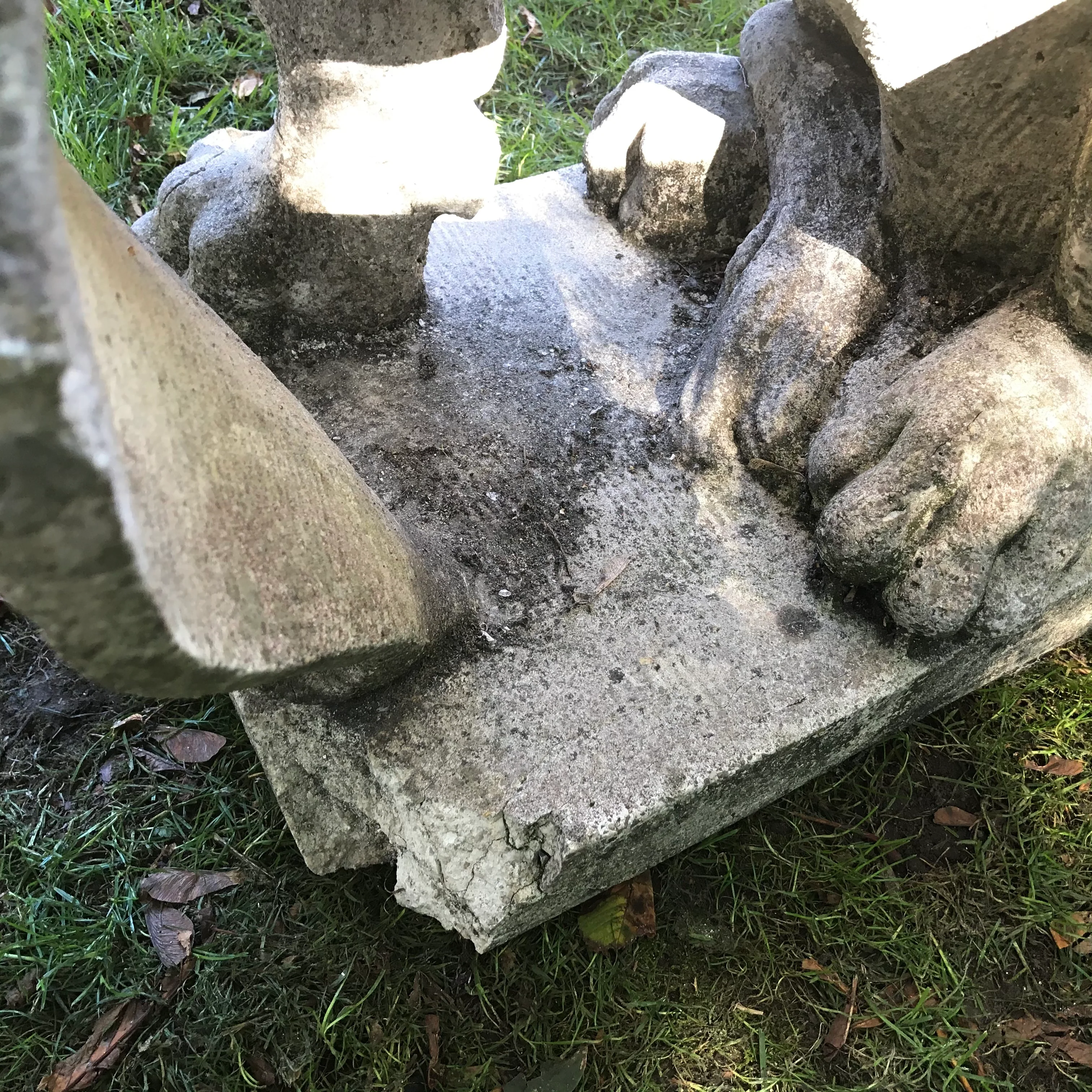 Pair of Impressive Seated Heraldic Lions - Image 13