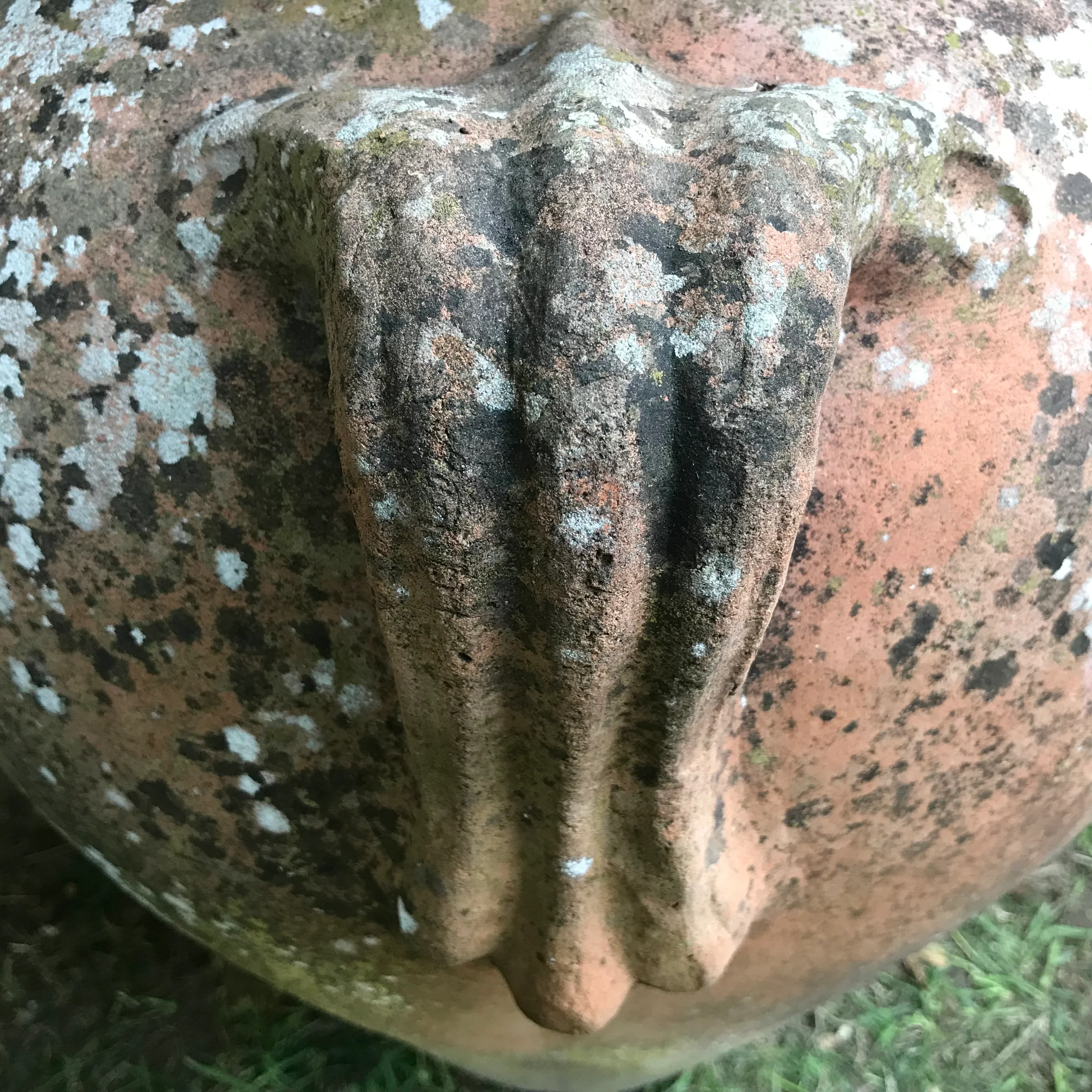 Mediterranean Terracotta Amphora Trio - Image 4