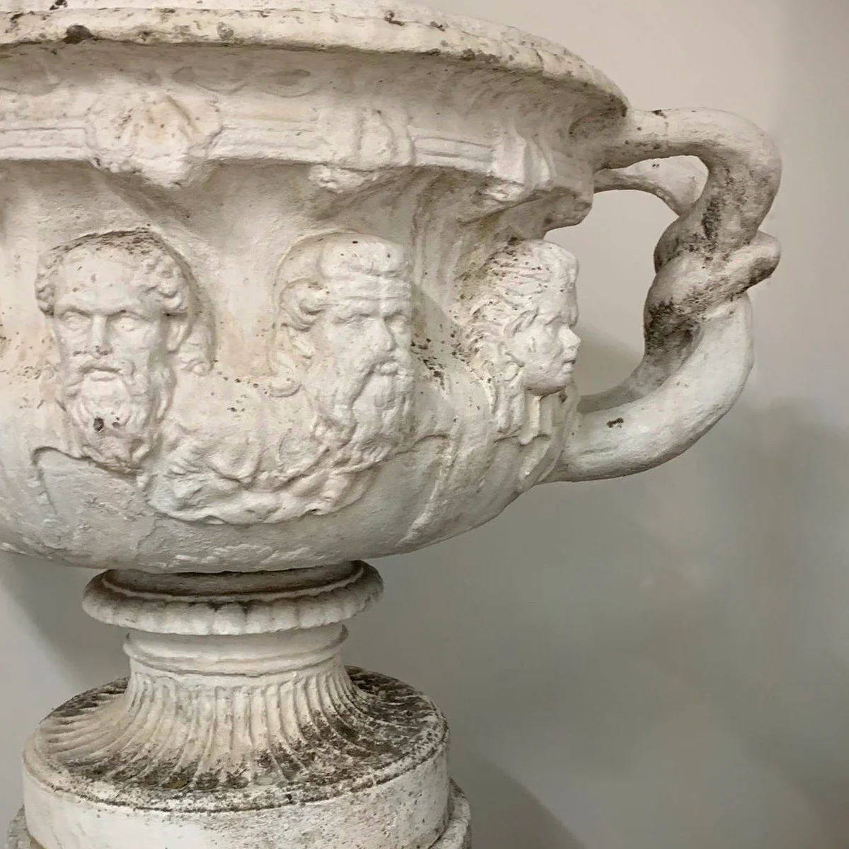 ‘Warwick’ Vase and Plinth - Image 5